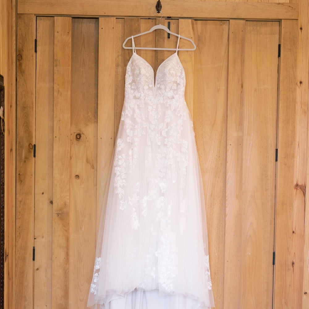 Stella York wedding dress from spring 2021 line style #7065.